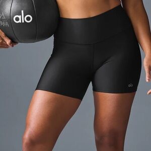NWT ALO Yoga airlift energy short